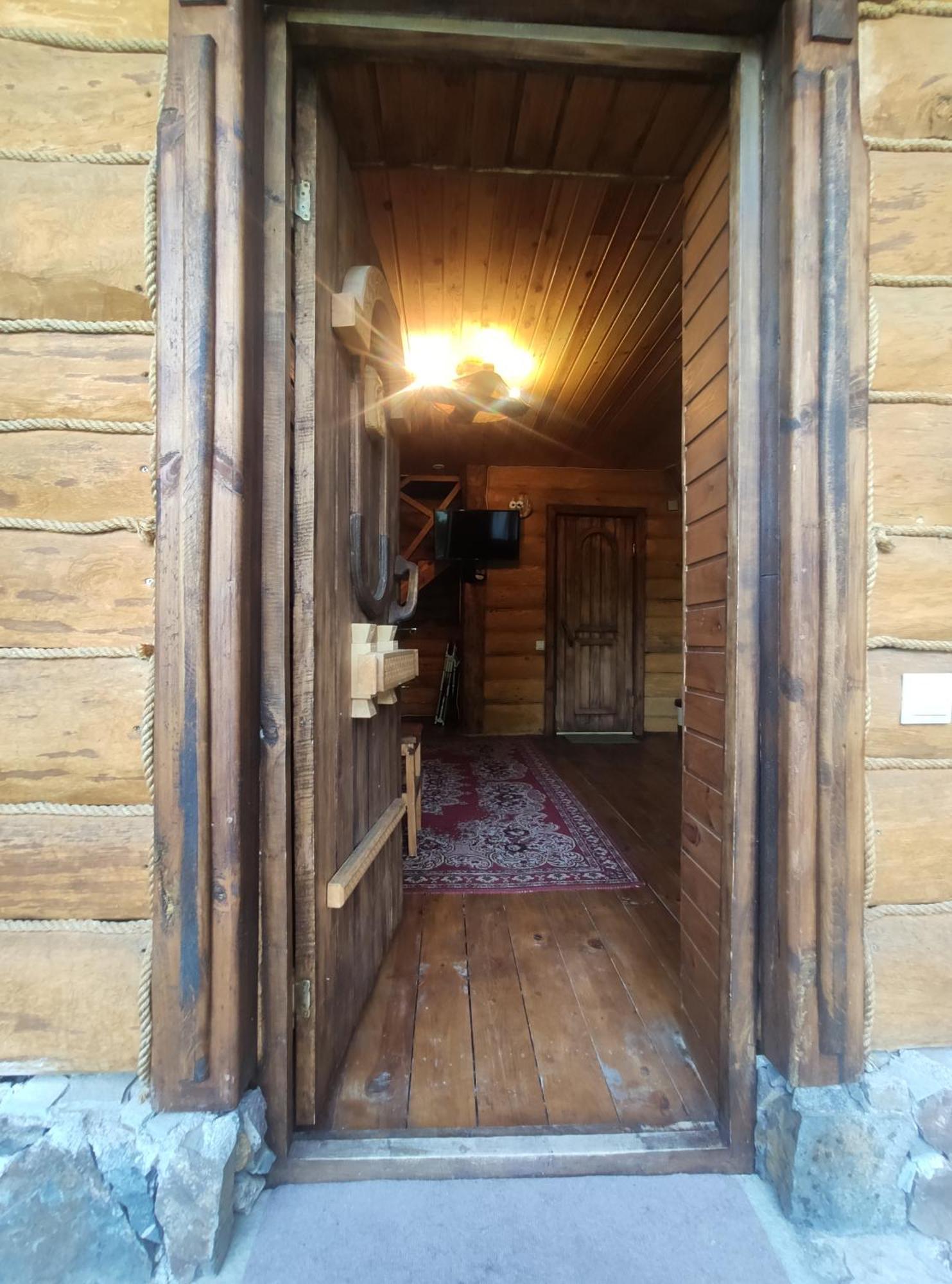 Hotel Old Dili Dilijan Habitación foto